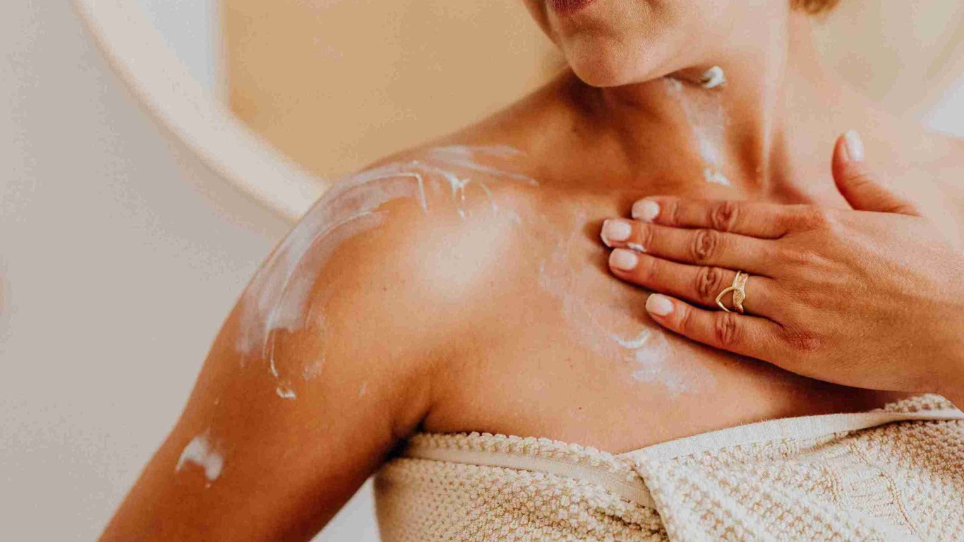 Kako negovati kožu nakon sunčanja? Pantenol krema i mast – kada i kako ih koristiti