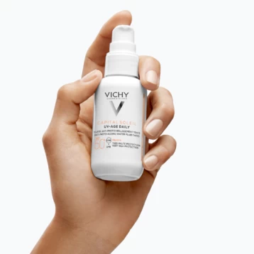 Vichy Capital Soleil UV-Age Daily tonirani vodeni fluid SPF 50+